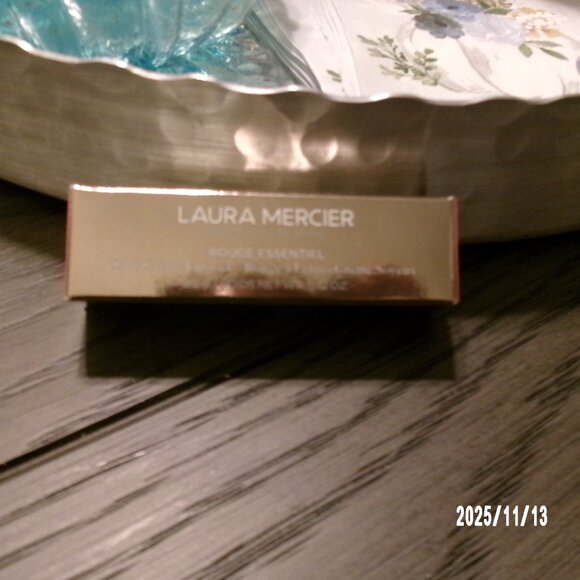 NEW Laura Mercier Rouge Essentiel Silky Crème Lipstick 150 A LA ROSE Pink 0.12oz - Picture 4 of 5